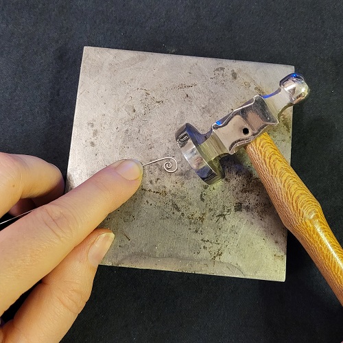 Jennifer Brooks's Glass and Ice Simple Woven Stick Pearl Necklace - , Contemporary Wire Jewelry, Wire Wrapping, Wrapping, Wire Wrapping Jewelry, Gently create an open spiral.